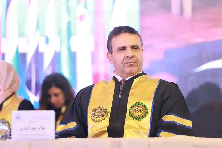 حفل تخريج دفعة جديدة من طلبة كلية الدراسات العليا لـ الأكاديمية العربية