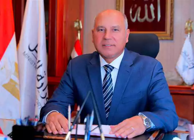 كامل الوزير، وزير الصناعة