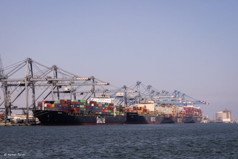 ميناء دمياط