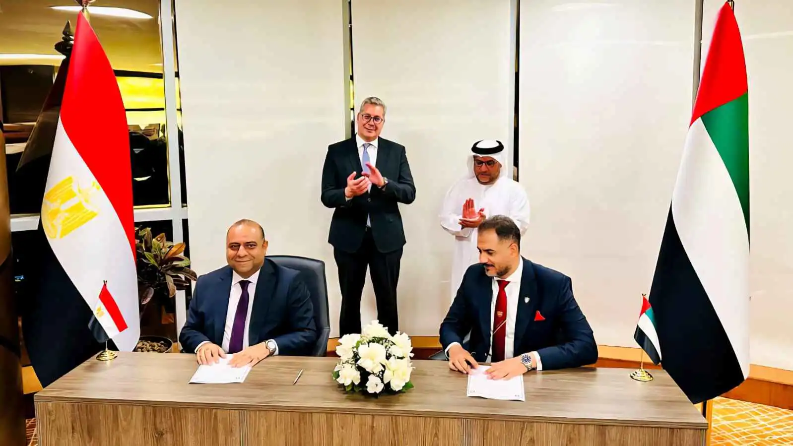 ميناء الحمراء